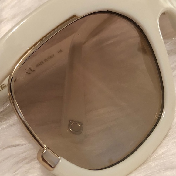 SOLD SALVATORE FERRAGAMO Eyeconic Italian - Picture 8 of 8